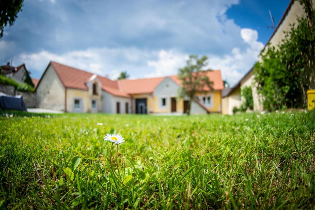 Penzion Nezarka 59 Jindrichuv Hradec Exterior photo